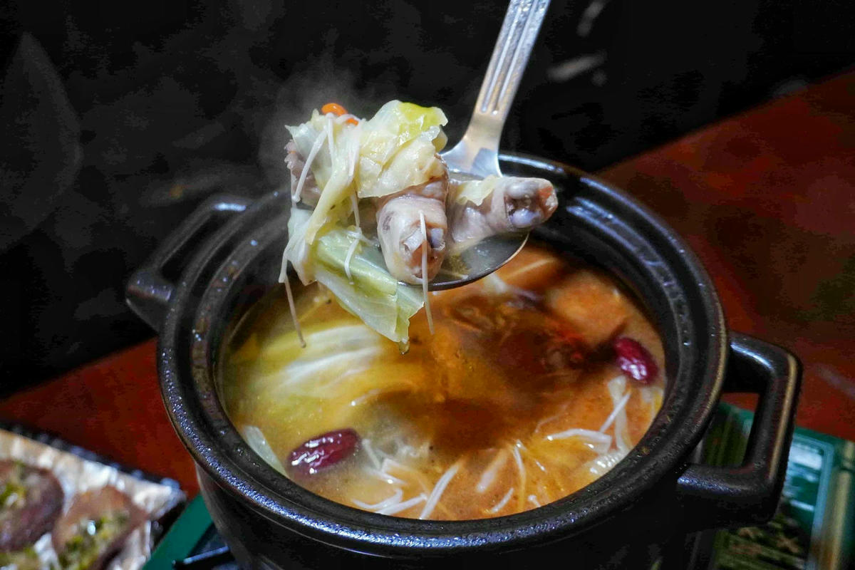 【台北士林美食】雞老闆桶仔雞,士林夜市人氣居酒屋,美味串燒、熱炒,配生啤好對味,當月壽星或消費滿額免費送桶仔雞! - 第62張圖