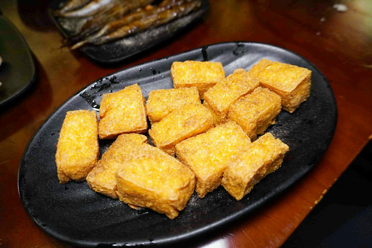 【台北士林美食】雞老闆桶仔雞,士林夜市人氣居酒屋,美味串燒、熱炒,配生啤好對味,當月壽星或消費滿額免費送桶仔雞! - 第52張圖