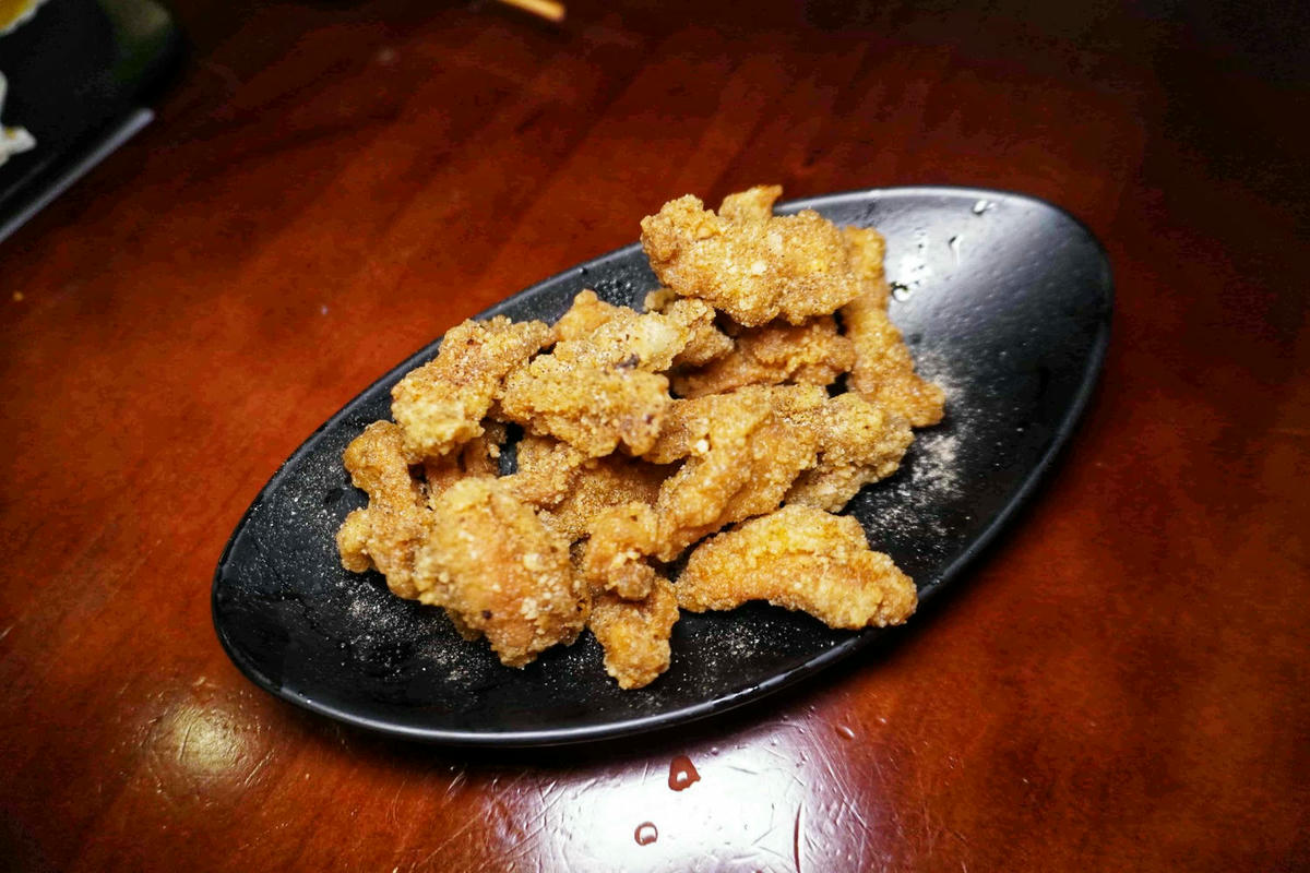 【台北士林美食】雞老闆桶仔雞,士林夜市人氣居酒屋,美味串燒、熱炒,配生啤好對味,當月壽星或消費滿額免費送桶仔雞! - 第56張圖