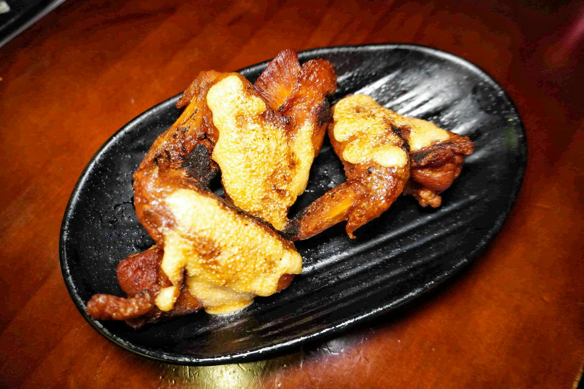 【台北士林美食】雞老闆桶仔雞,士林夜市人氣居酒屋,美味串燒、熱炒,配生啤好對味,當月壽星或消費滿額免費送桶仔雞! - 第57張圖