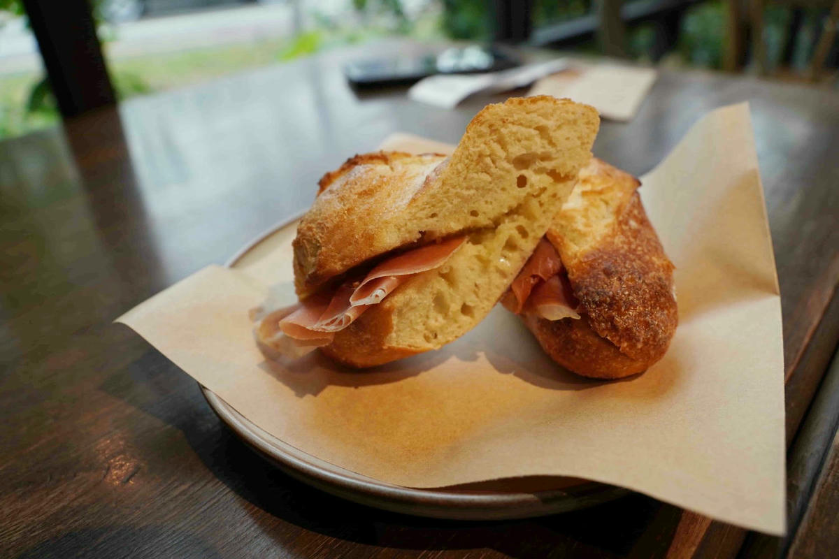 【桃園美食】南法鄉村風咖啡館 Jo’s Corner Caf’e,藏於市區一隅的美好秘境,自家烘焙的美味麵包和優質咖啡 - 第31張圖