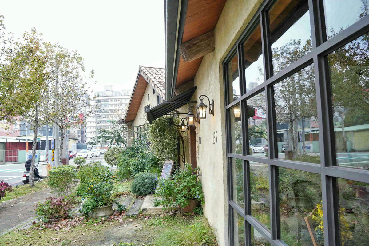 【桃園美食】南法鄉村風咖啡館 Jo’s Corner Caf’e,藏於市區一隅的美好秘境,自家烘焙的美味麵包和優質咖啡 - 第5張圖